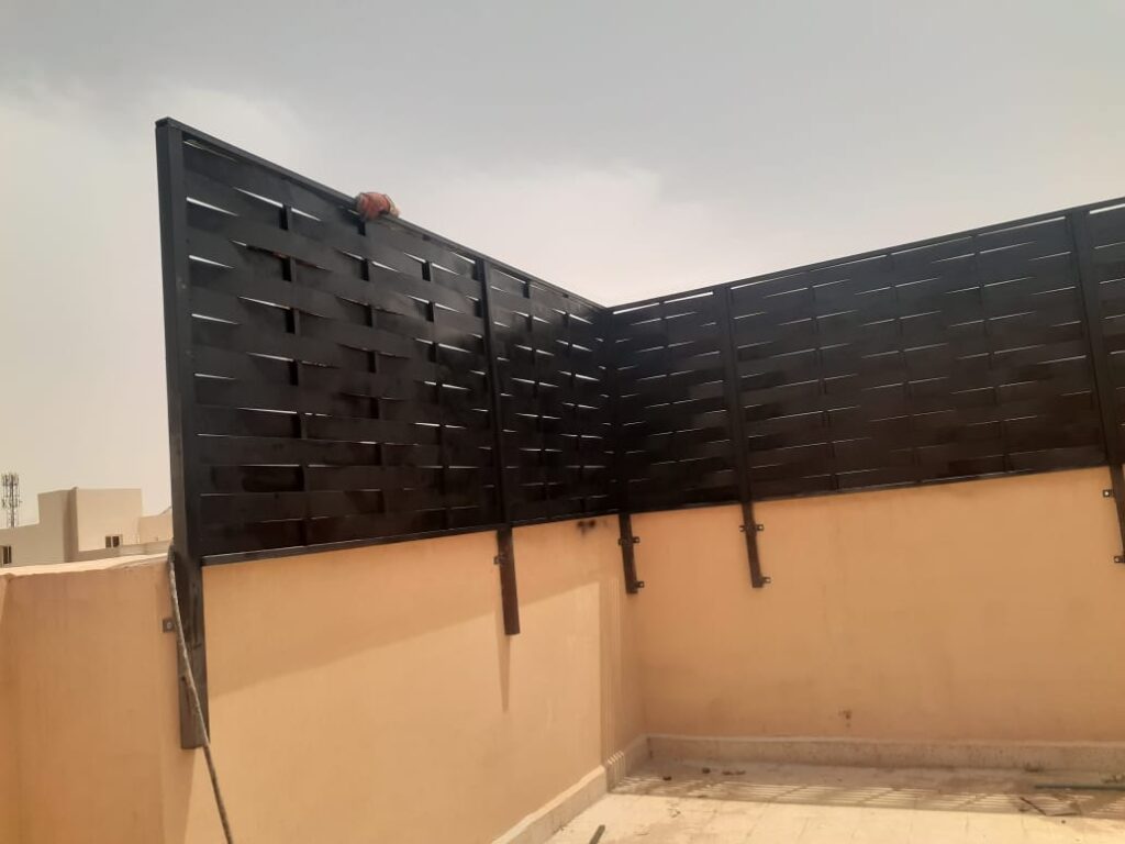 تركيب سواتر حديد مجدول او شرائح بالدمام